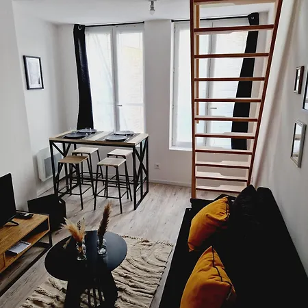 Les Hyper Centre D'avesnes-sur-helpe Apartment