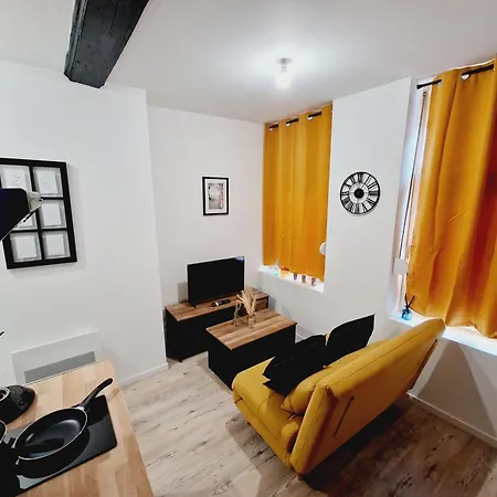 Les Hyper Centre D'avesnes-sur-helpe Apartment
